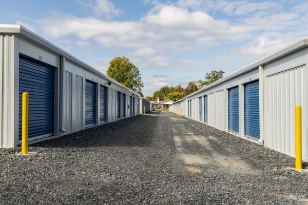 Facility photo: //images.sparefoot.com/medium/24160568eedf114f0d2.jpg