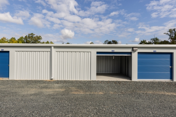 Facility photo: //images.sparefoot.com/medium/241605690a79775dfe4.jpg