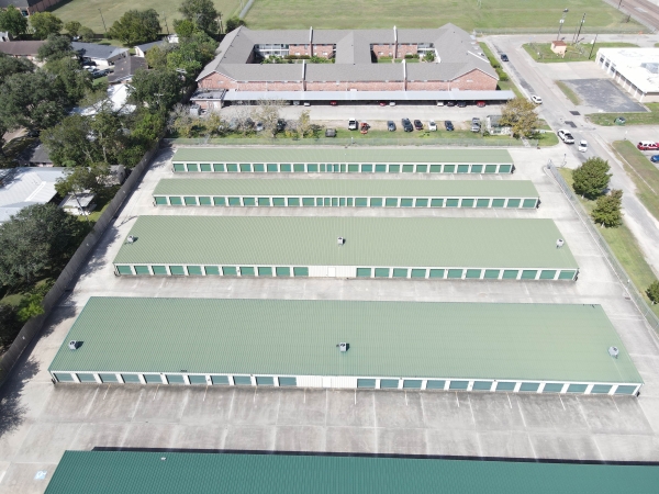 Facility photo: //images.sparefoot.com/medium/24160668819dc42222c.jpg