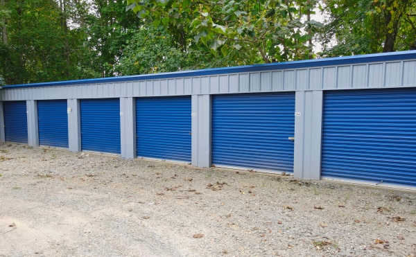 Facility photo: //images.sparefoot.com/medium/24160868829cf9ea6e4.jpg