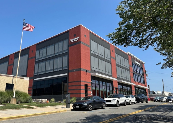 Facility photo: //images.sparefoot.com/medium/241610688484734d67e.jpg