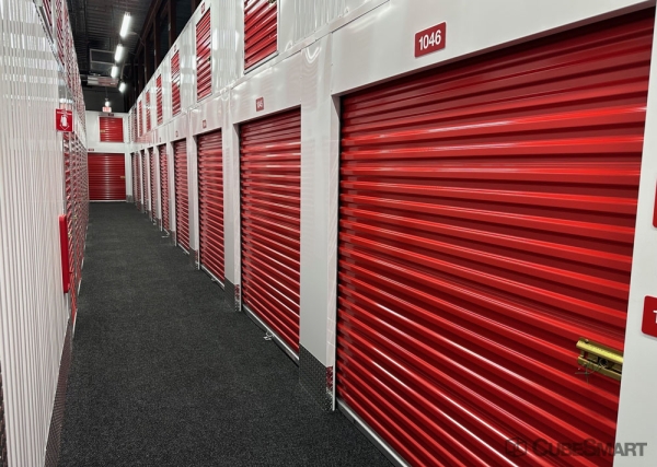 Facility photo: //images.sparefoot.com/medium/24161068848474816d7.jpg