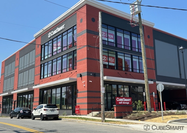 Facility photo: //images.sparefoot.com/medium/241610688484759ba9a.jpg