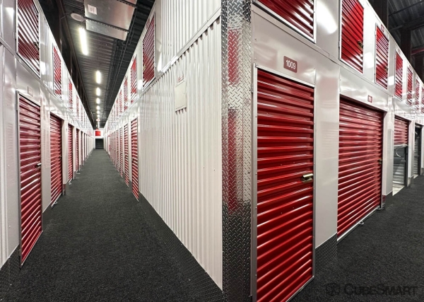 Facility photo: //images.sparefoot.com/medium/24161068848476d87a3.jpg