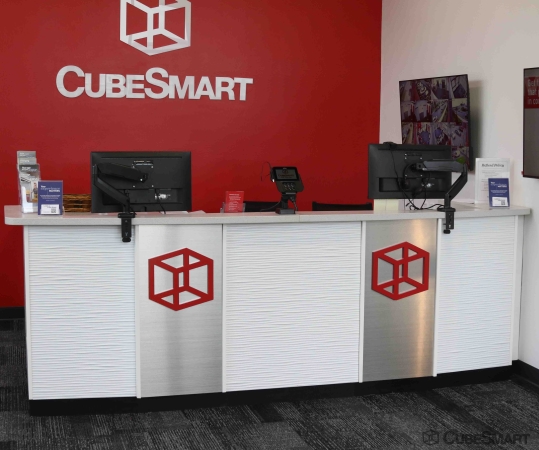Facility photo: //images.sparefoot.com/medium/24161068b01e2174bb1.jpg
