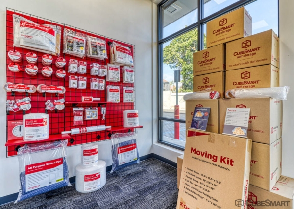 Facility photo: //images.sparefoot.com/medium/241610691eee2b55120.jpg