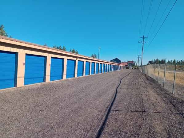 Facility photo: //images.sparefoot.com/medium/241615698ca094b484a.jpeg