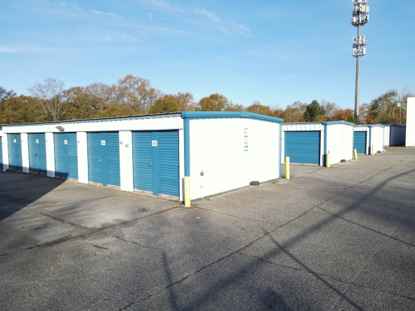 Facility photo: //images.sparefoot.com/medium/2416166881a687eee3b.jpg