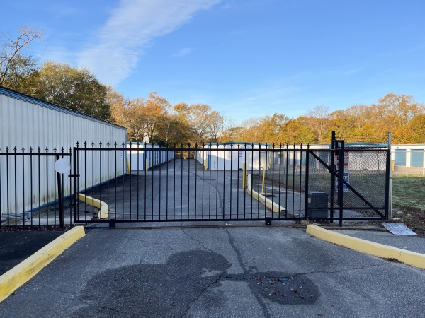 Facility photo: //images.sparefoot.com/medium/2416166a2c37ebbd38f.jpg