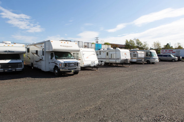 Facility photo: //images.sparefoot.com/medium/2416246883ce6487645.png