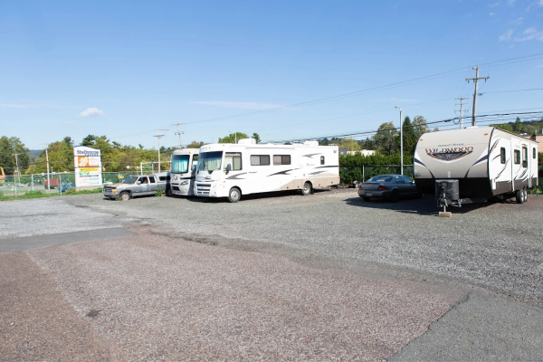 Facility photo: //images.sparefoot.com/medium/2416246883ce6e0e9f2.png