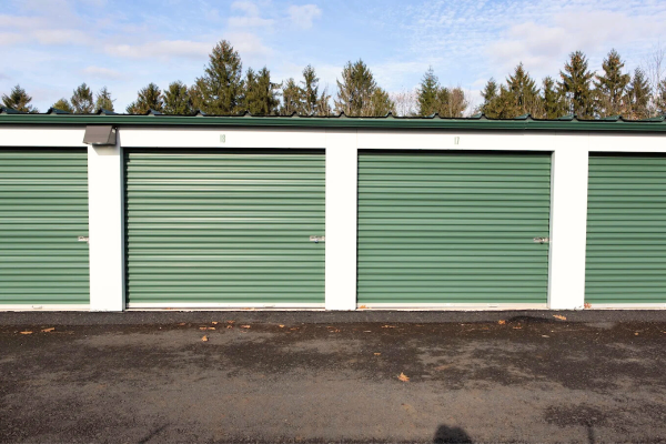 Facility photo: //images.sparefoot.com/medium/2416256883ce8b714ce.png
