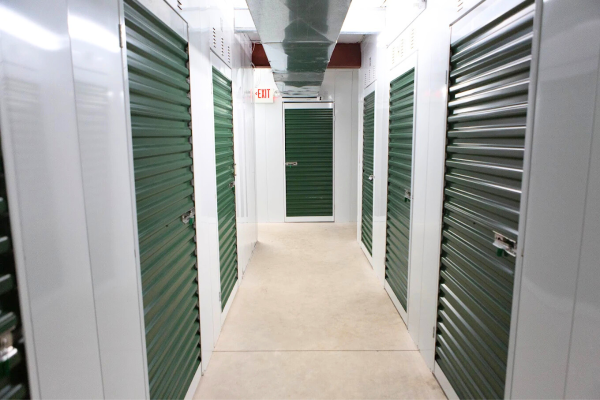 Facility photo: //images.sparefoot.com/medium/2416256883ce8dad4b4.png