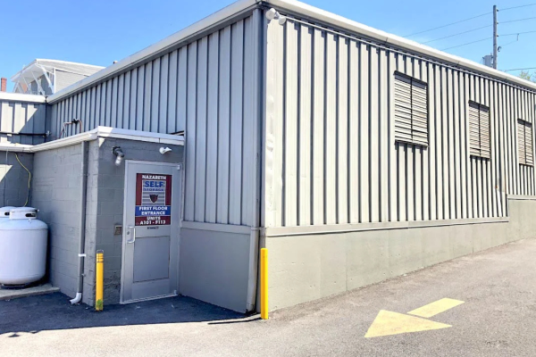 Facility photo: //images.sparefoot.com/medium/2416266883cea1a7484.png