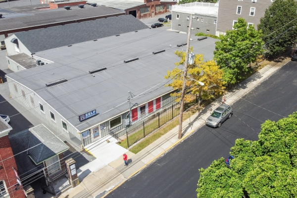 Facility photo: //images.sparefoot.com/medium/24162668b9c7e752a30.jpg
