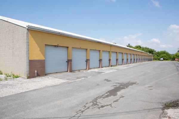 Facility photo: //images.sparefoot.com/medium/241628689238e83ca7e.jpg