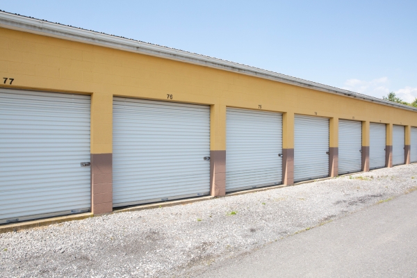 Facility photo: //images.sparefoot.com/medium/241628689238eef28a3.jpg