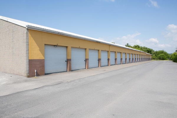 Facility photo: //images.sparefoot.com/medium/241628696008fd6cbb5.jpg