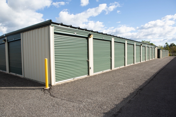 Facility photo: //images.sparefoot.com/medium/2416296883970a14134.jpg