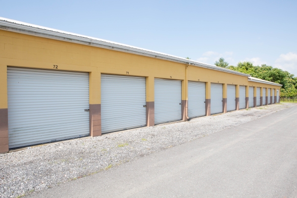 Facility photo: //images.sparefoot.com/medium/241630689238ae5fc9f.jpg