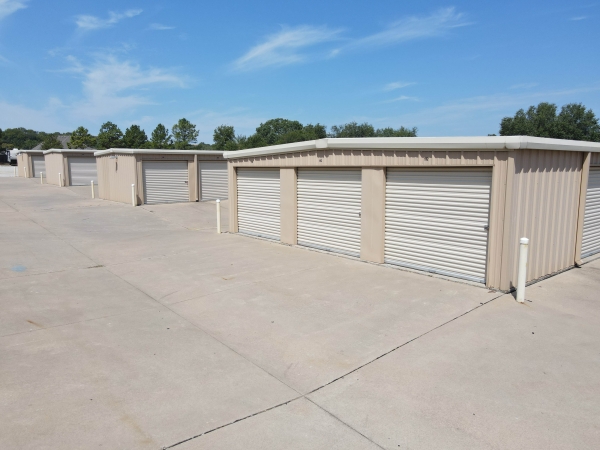 Facility photo: //images.sparefoot.com/medium/241631688393ed385c3.jpg