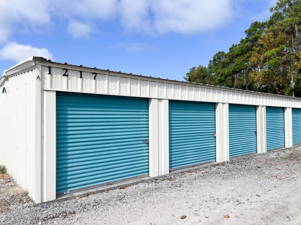 Facility photo: //images.sparefoot.com/medium/2416346883a95124110.jpg