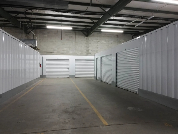 Facility photo: //images.sparefoot.com/medium/24163768911d585165e.jpg