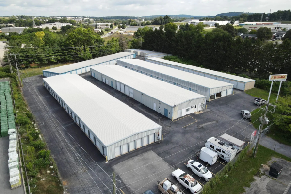 Facility photo: //images.sparefoot.com/medium/2416396883cecc9b14b.png