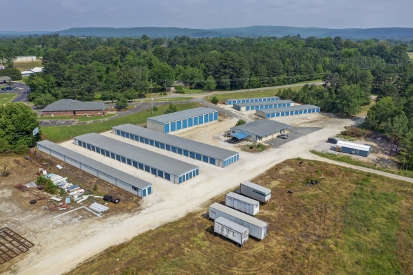 Facility photo: //images.sparefoot.com/medium/241640688be016228bf.jpg
