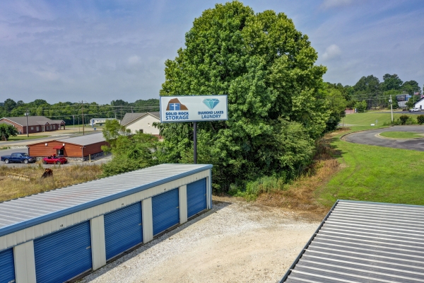 Facility photo: //images.sparefoot.com/medium/241640688cd686b1a36.jpg