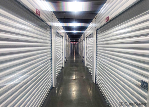Facility photo: //images.sparefoot.com/medium/24164168e76d50b3a23.jpg