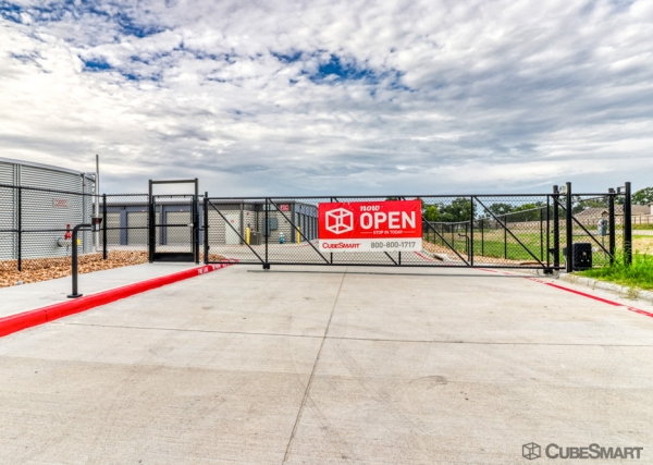 Facility photo: //images.sparefoot.com/medium/24164269f70c0405a0a.jpg