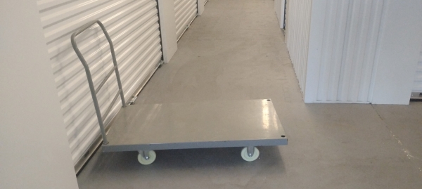 Facility photo: //images.sparefoot.com/medium/24164369f4e4fa01eb9.jpg