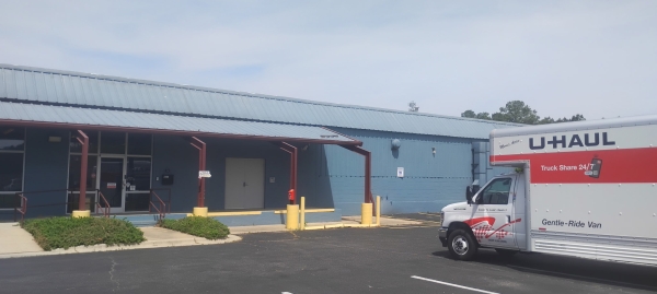 Facility photo: //images.sparefoot.com/medium/24164369f4e52d6fa8e.jpg
