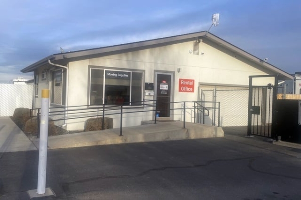 Facility photo: //images.sparefoot.com/medium/24164569f5fba6618dd.jpg