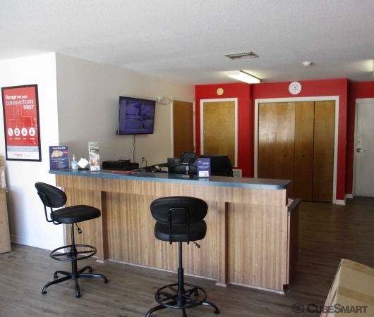 Facility photo: //images.sparefoot.com/medium/2416526916ddaf3cf93.jpg