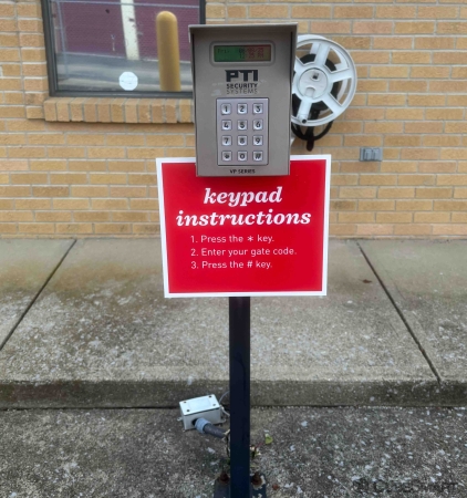 Facility photo: //images.sparefoot.com/medium/24165468a823b1894e1.jpg