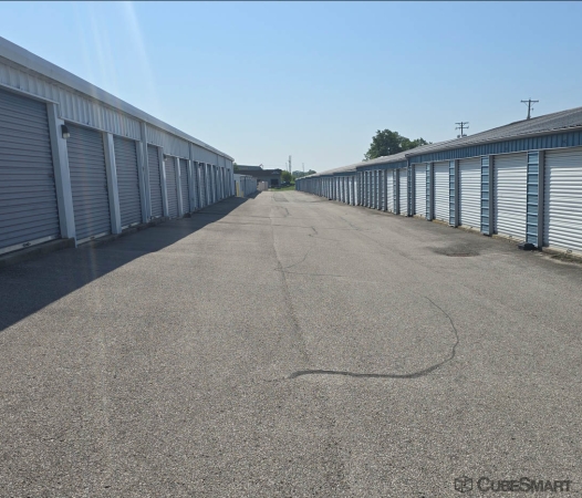 Facility photo: //images.sparefoot.com/medium/24165568a823c5622a7.jpg