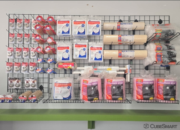 Facility photo: //images.sparefoot.com/medium/241655691edbfb73654.jpg