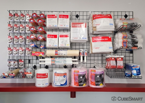 Facility photo: //images.sparefoot.com/medium/24165569ddf38f1951d.jpg