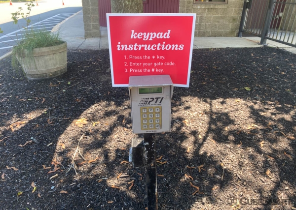 Facility photo: //images.sparefoot.com/medium/24165768e7709dacbb6.jpg