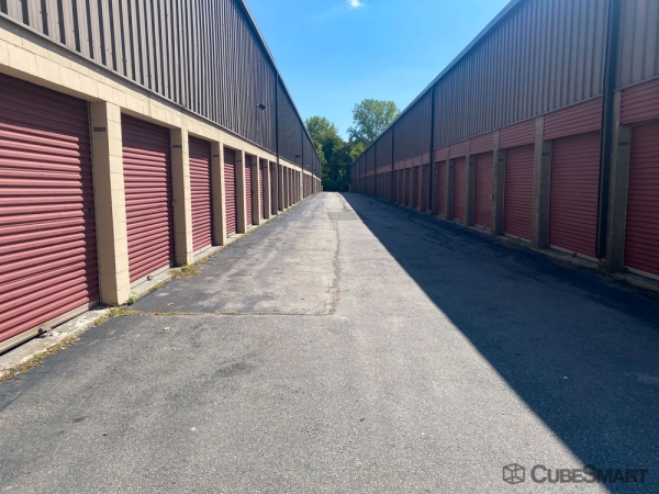 Facility photo: //images.sparefoot.com/medium/24165769144c3eb33aa.jpg