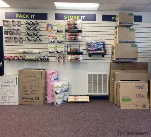 Facility photo: //images.sparefoot.com/medium/241658689c417533d17.jpg