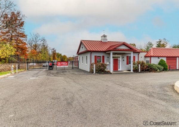 Facility photo: //images.sparefoot.com/medium/2416586909bb9691504.jpg