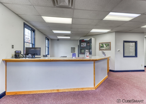 Facility photo: //images.sparefoot.com/medium/241658695f7e8bd3186.jpg