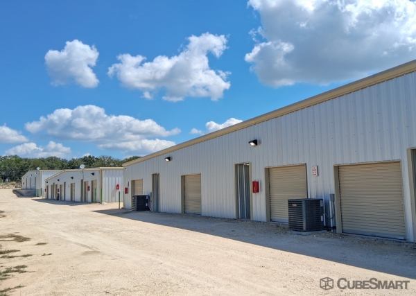 Facility photo: //images.sparefoot.com/medium/241659691efb0a01d31.jpg