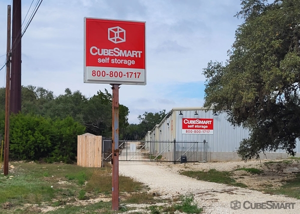 Facility photo: //images.sparefoot.com/medium/241660693bfb22800ba.jpg