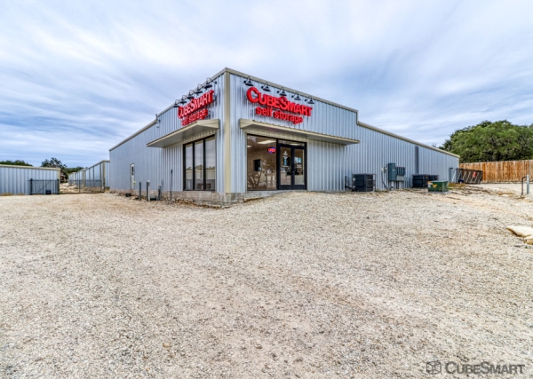 Facility photo: //images.sparefoot.com/medium/24166069de10af9651d.jpg