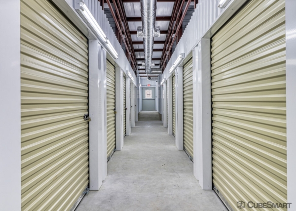 Facility photo: //images.sparefoot.com/medium/24166069fc62d64a6cb.jpg