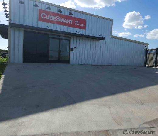 Facility photo: //images.sparefoot.com/medium/2416616889ddfe6a22c.jpg